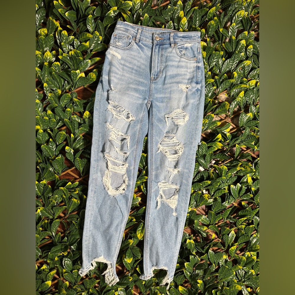 American Eagle Blue Distressed Mom Jean Size 0